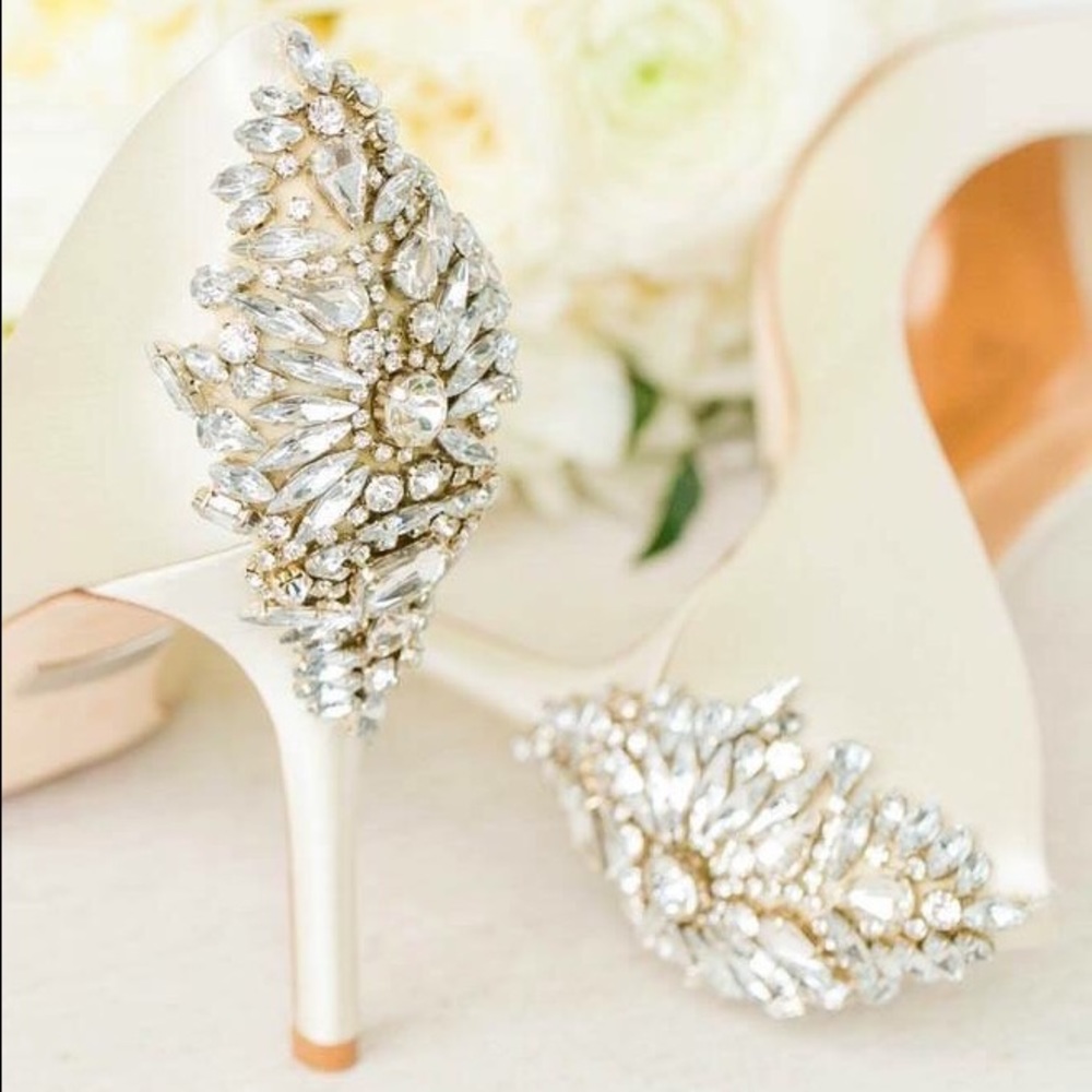 Badgley Mischka Nilla Peep toe pumps 8.5 (Ivory)