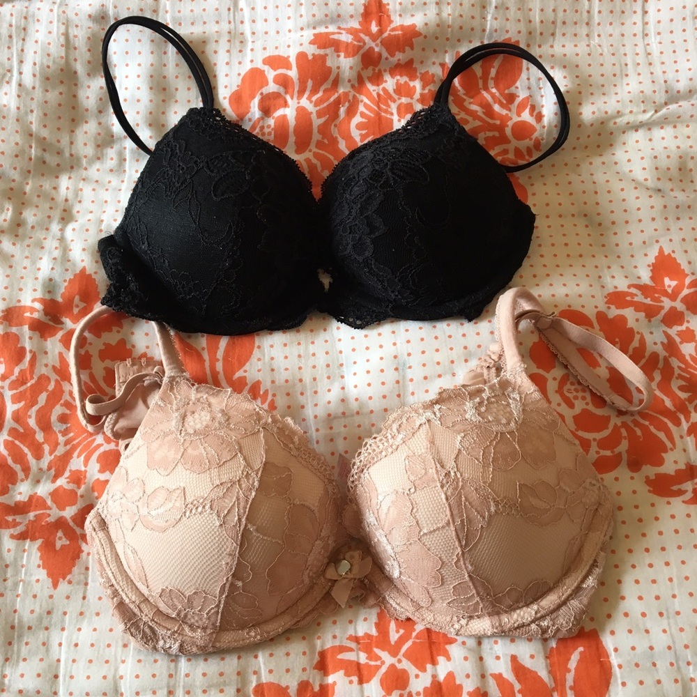 Bundle of two Victoria's Secret bras size 34B 👙