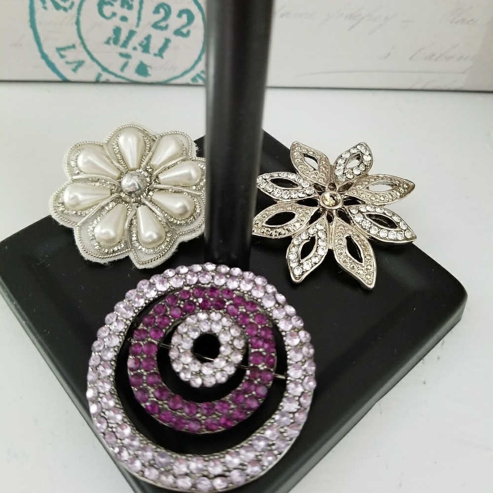 NY&CO Brooches