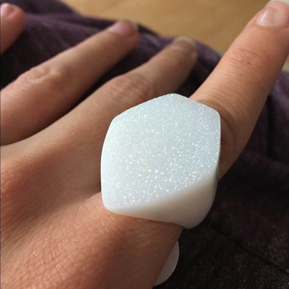 Gorgeous iridescent drusy Kendra scott ring