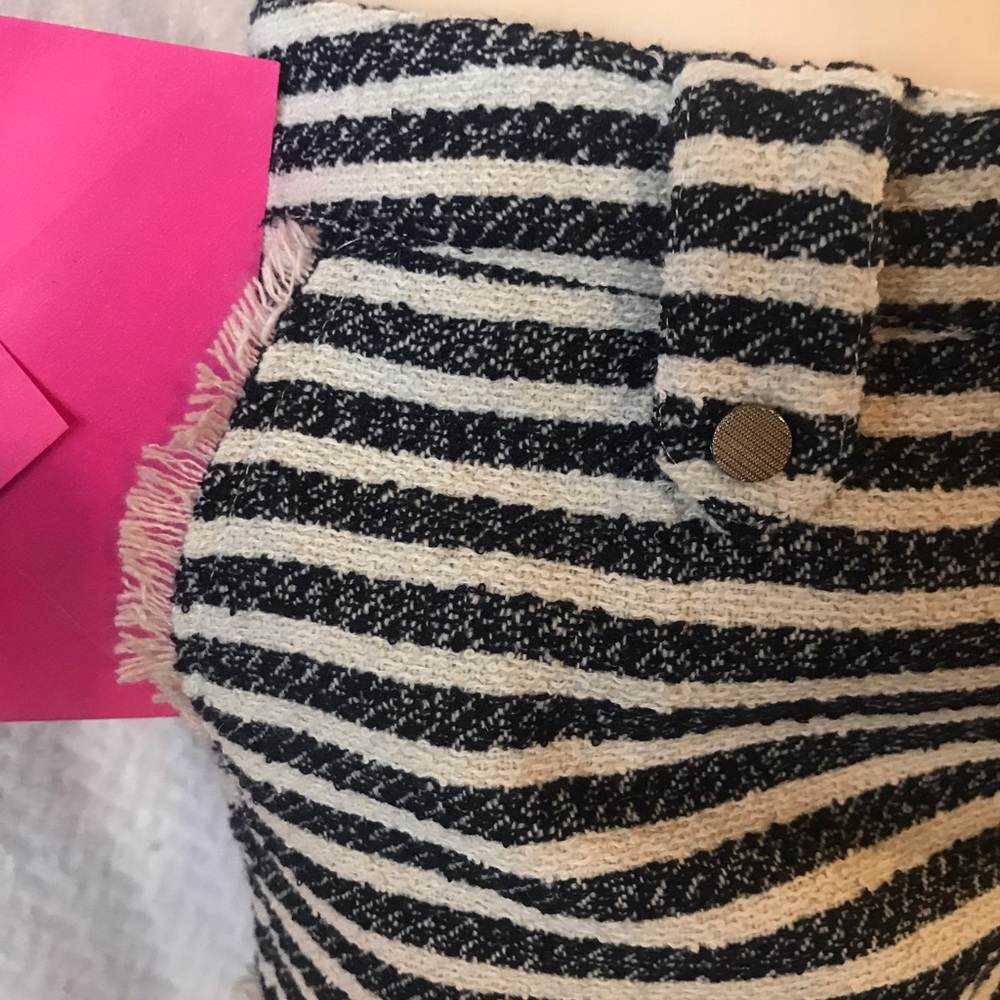 Romeo & Juliet Couture Navy & White Shorts - Picture 4 of 7