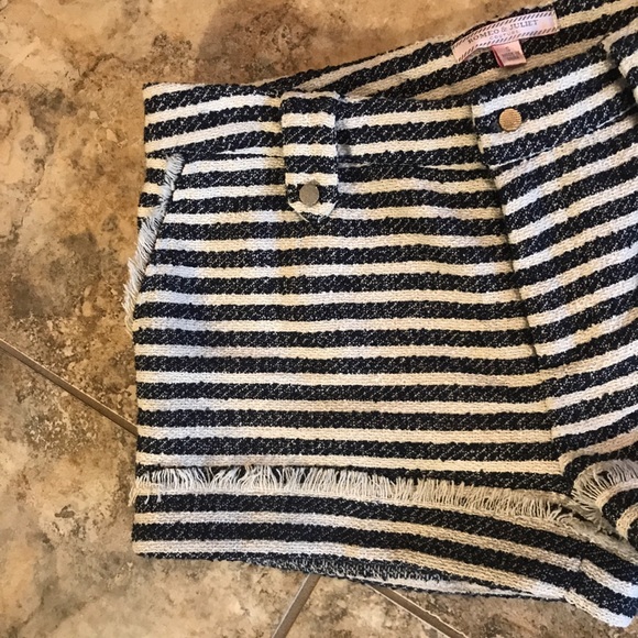 Romeo & Juliet Couture Navy & White Shorts - Picture 3 of 7