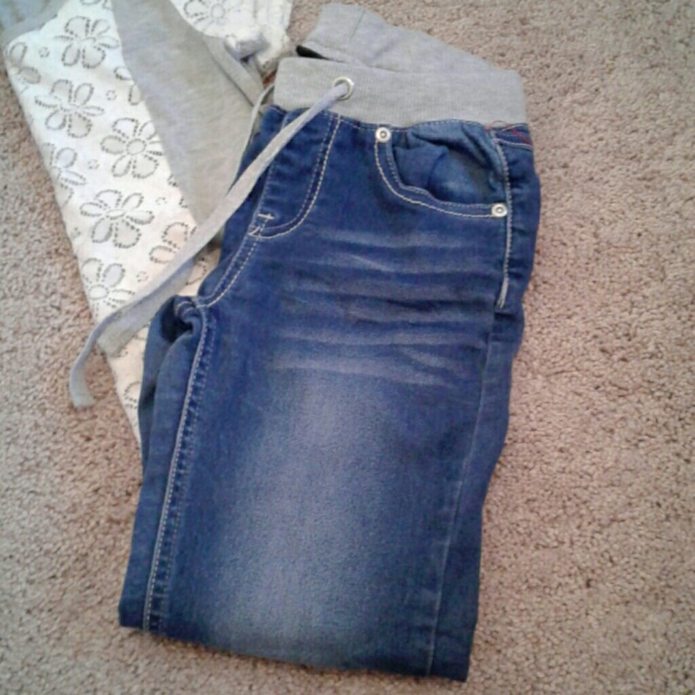 DONATED- Stretchy Jeans