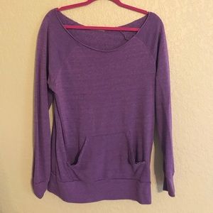 Wide shoulder sweatshirt
