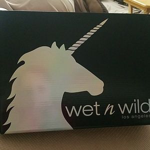 Wet N Wild Unicorn Glow Kit NIB