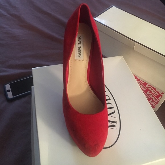 Shoes - Picture 2 of 3