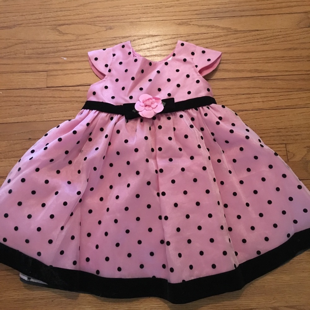 Pretty pink girls dress, size 3T :)