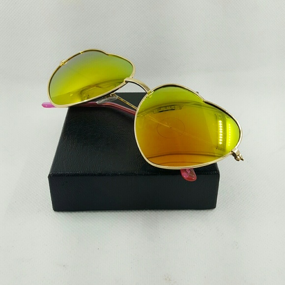 Accessories - heart shape woman Fashion Sunglasses 

58mm