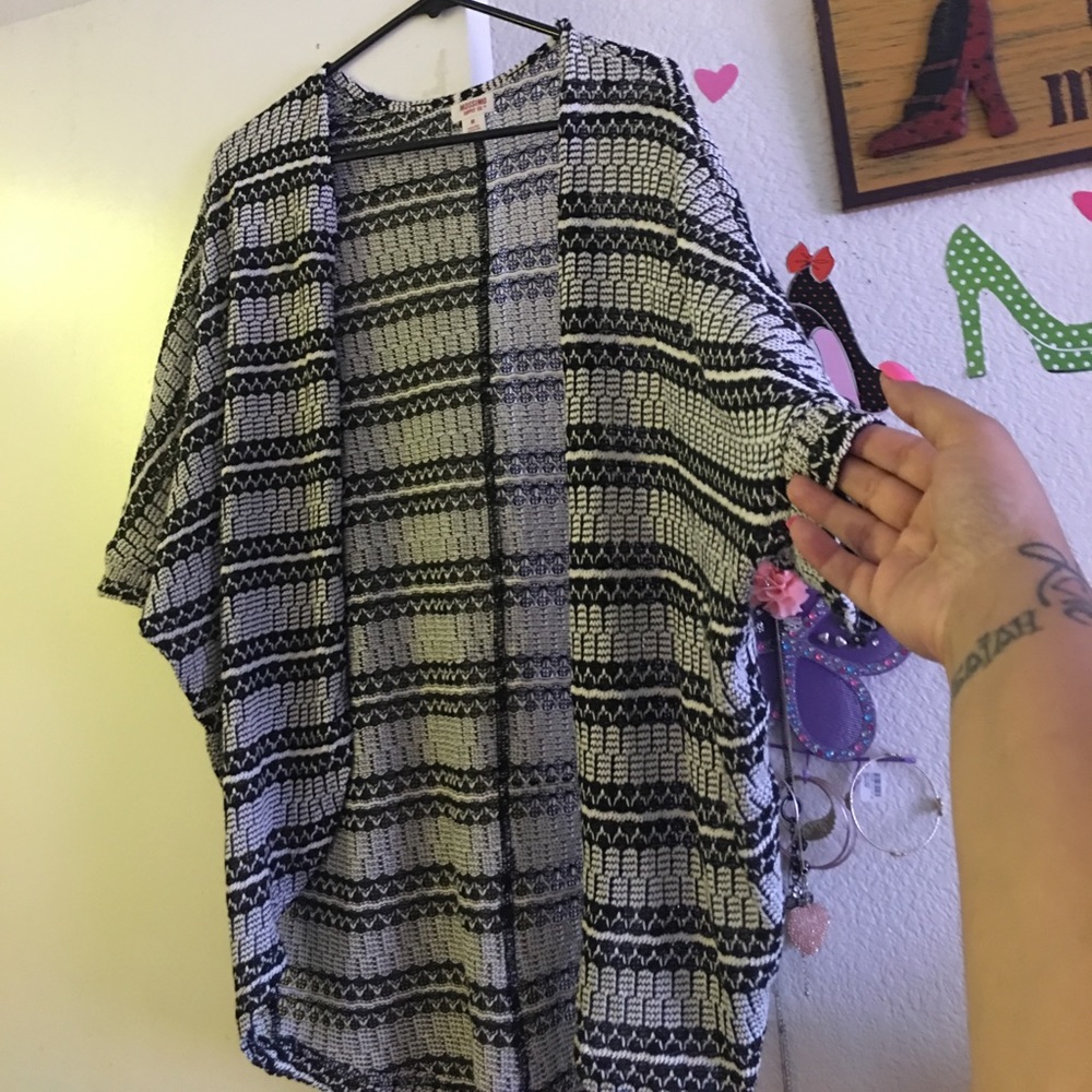 Black/white cardigan
