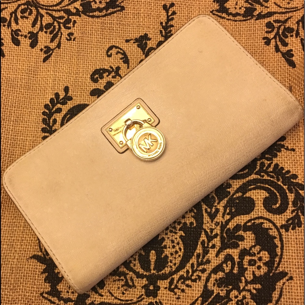 ~SOLD~ White Michael Kors Wallet