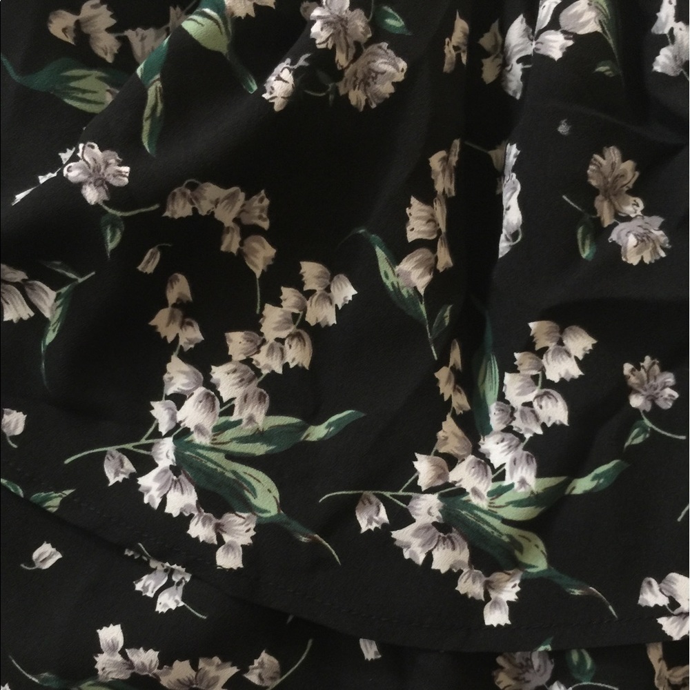 NWT black floral off shoulder dress - Picture 4 of 4