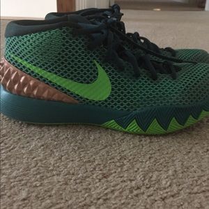 Kyrie 1s