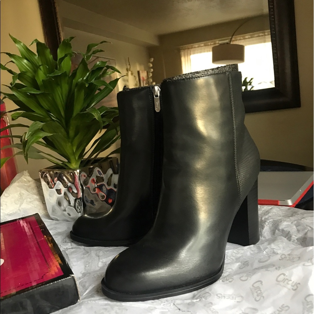 Sam Edelman Black Booties, Brand New!!!👌