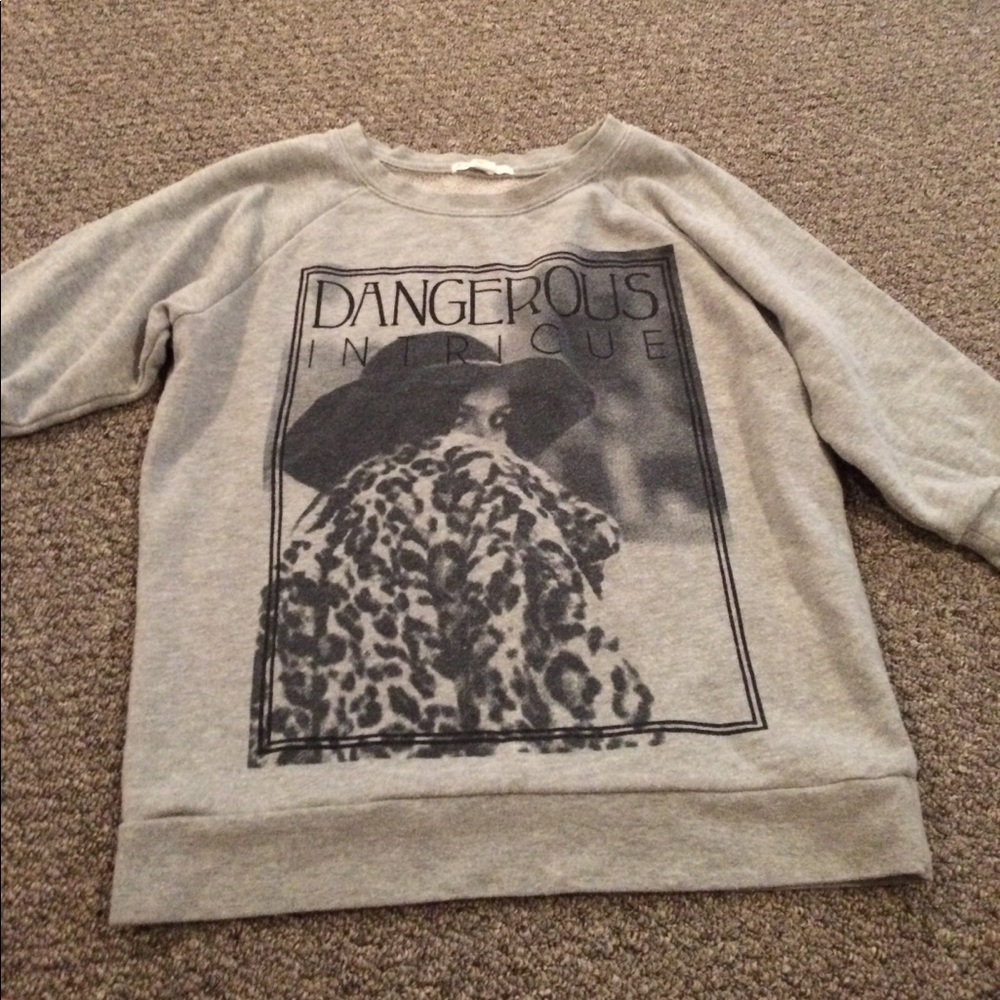 mid sleeve grey jumper