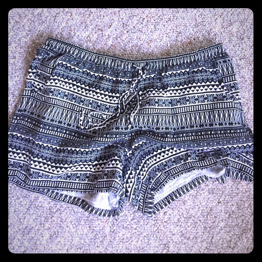 🔴Aztec shorts 🔴