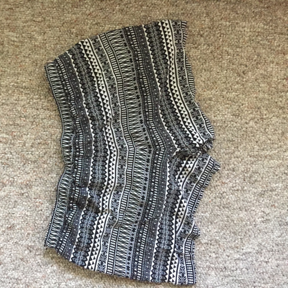 🔴Aztec shorts 🔴 - Picture 2 of 2