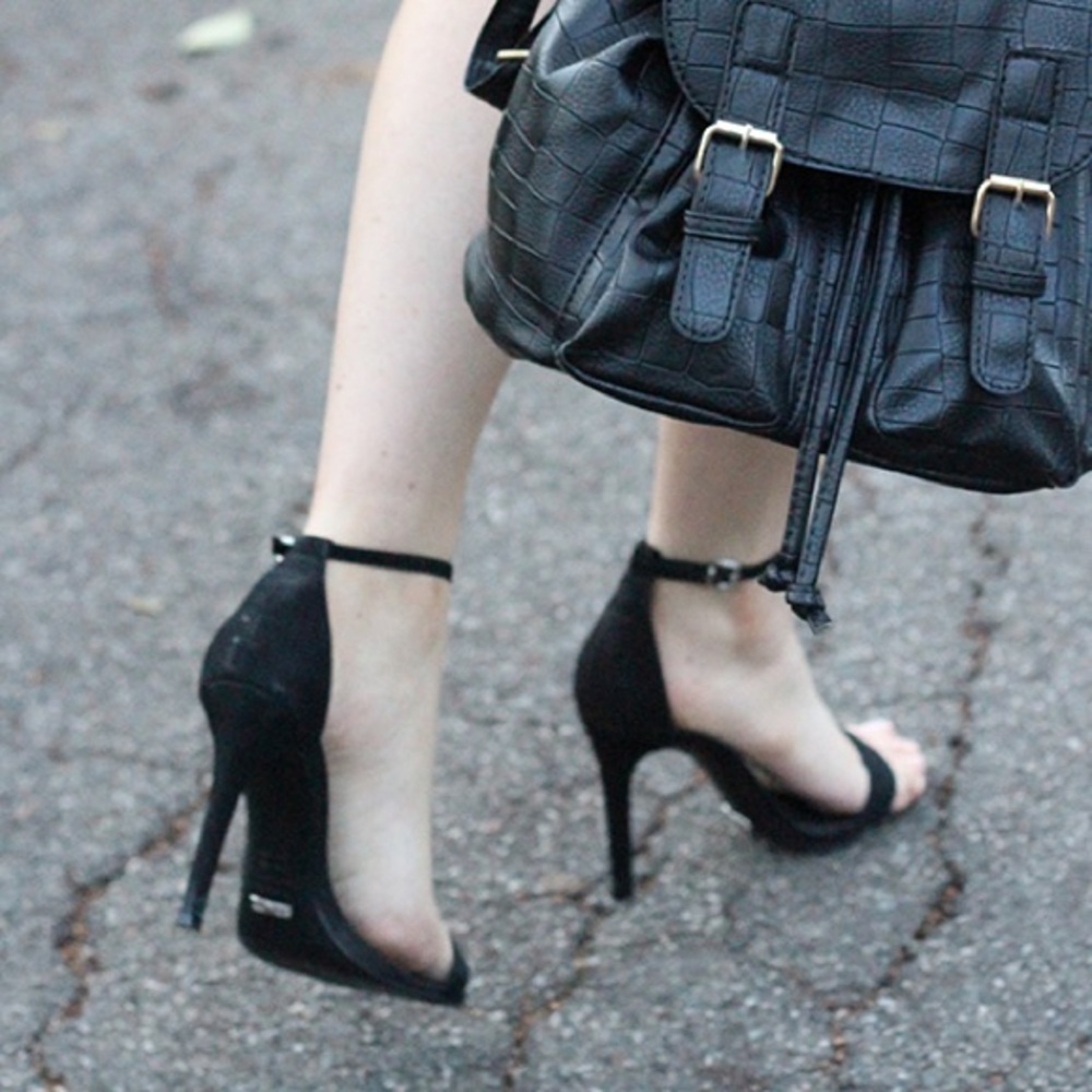 Schutz Cadey-Lee Leather Minimalist Heeled Sandals