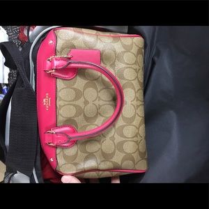 coach bag. was a gift for my ex but not anymore!