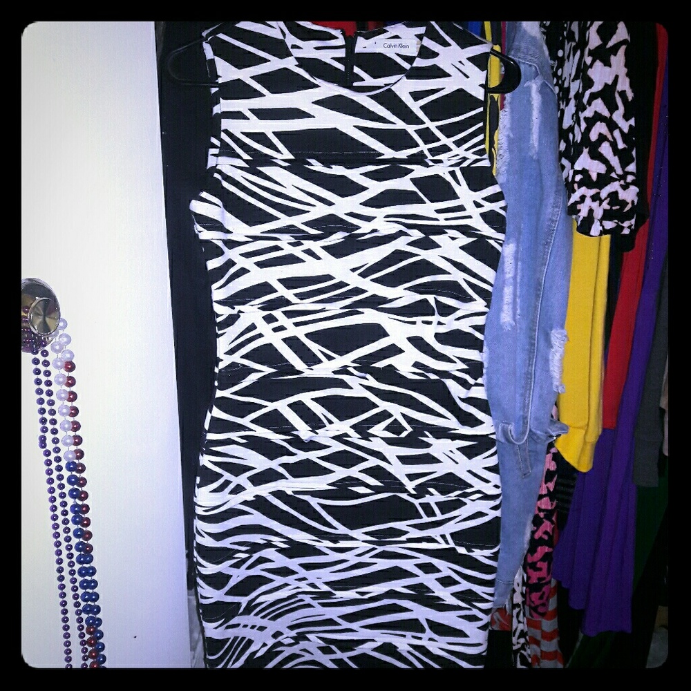 Classy and chic Black and white dress