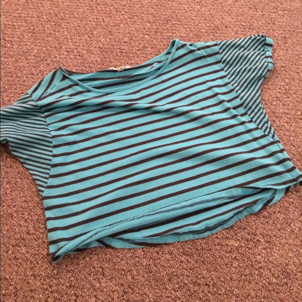 short sleeve crop top