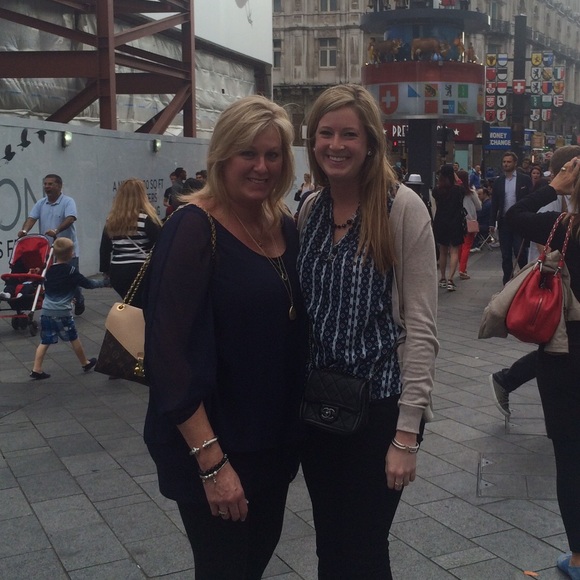 Meet your Posher, Devin - Picture 3 of 4