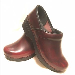 Daniel Burnt red/brown. Size 37. Like new