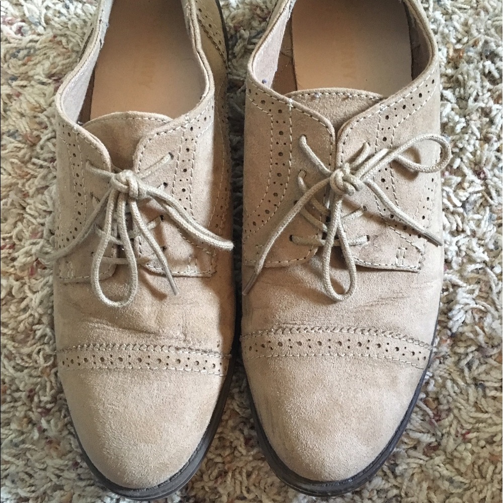 SUMMERY TAN LOAFERS!