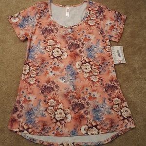 LuLaRoe NWT sz Small Classic T