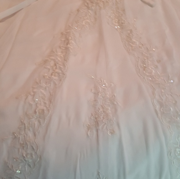 Wedding dress - Picture 4 of 4