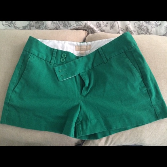 Banana Republic Green Shorts - Picture 1 of 3