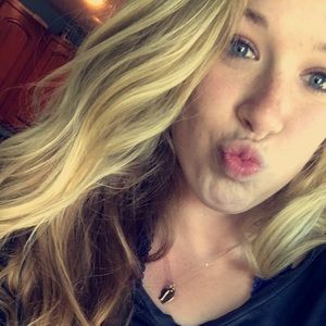 Meet your Posher, Alyssa