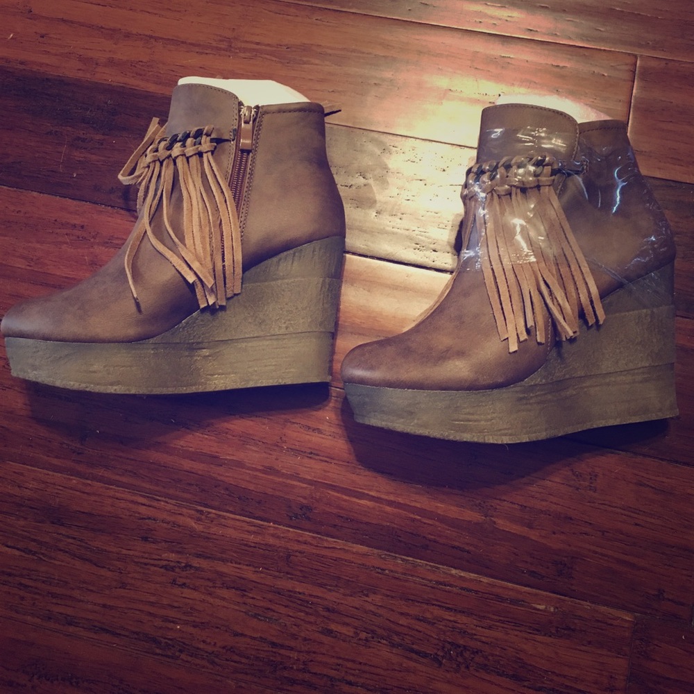 Sbicca Zepp Wedge shoes