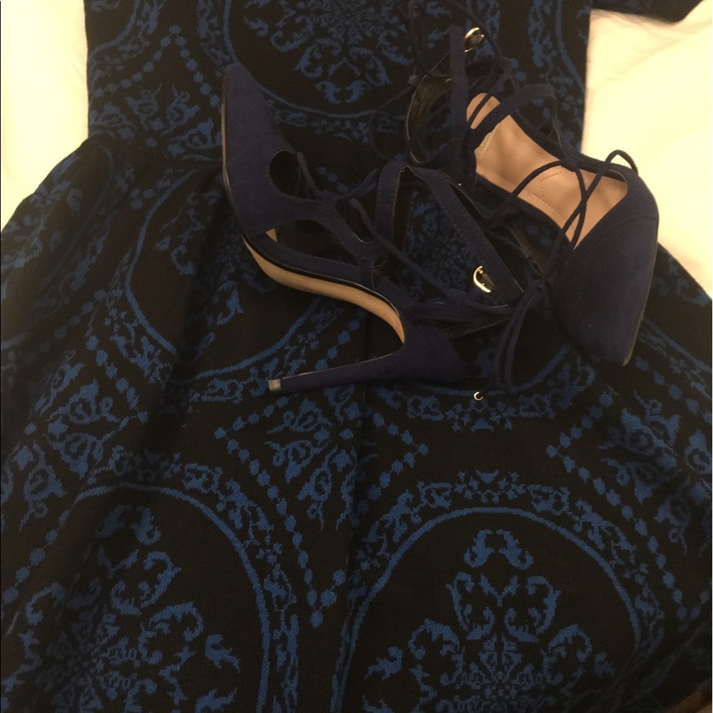 Dress - Picture 3 of 5