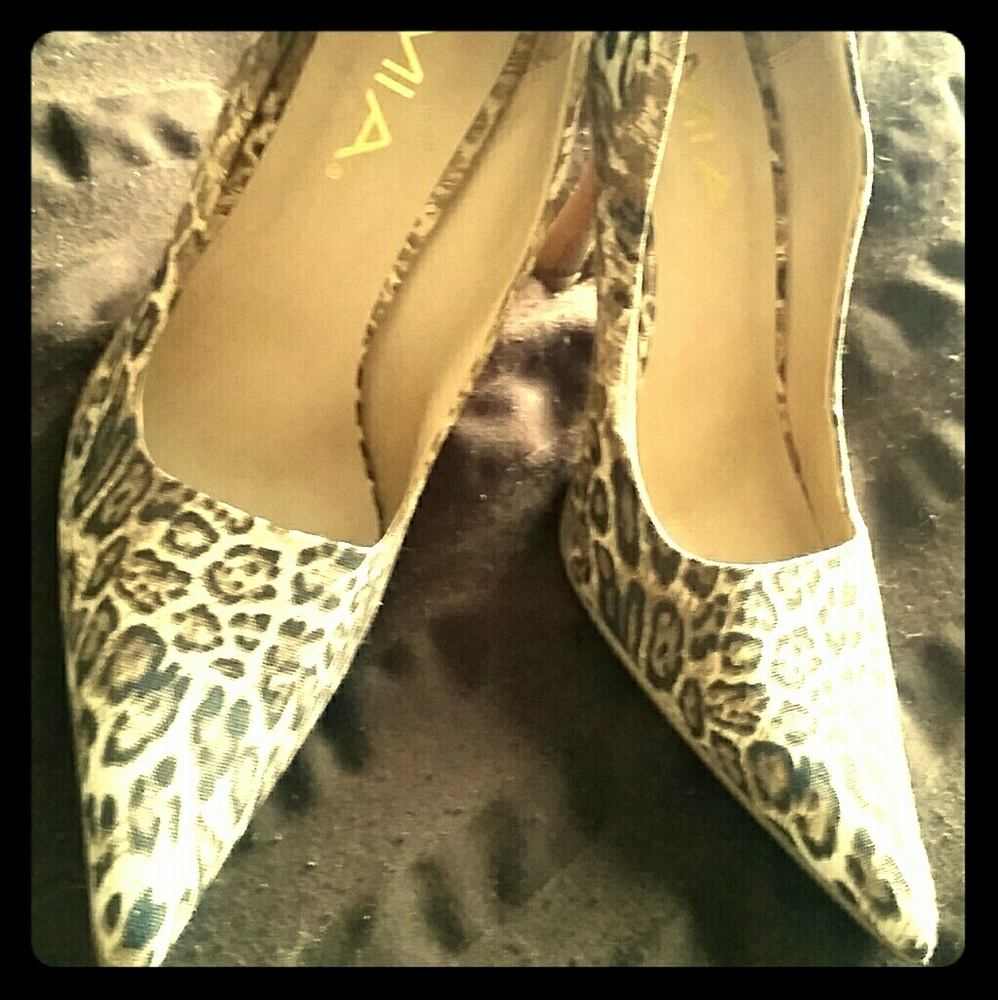 Women's Cheetah Pumps