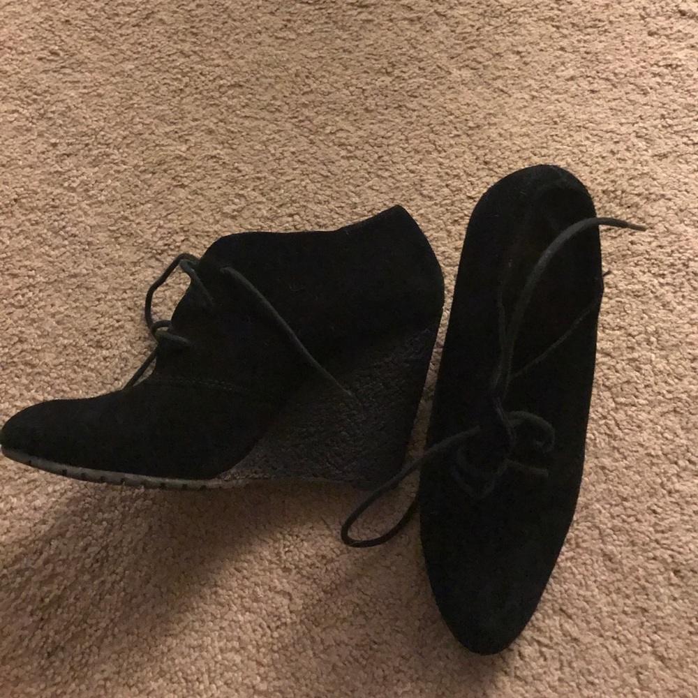 Sam Eldeman suede booties