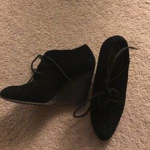 Sam Eldeman suede booties