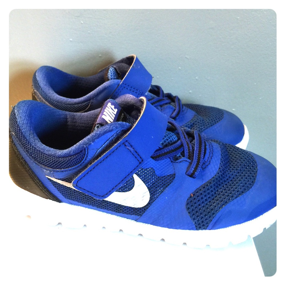 Royal blue boys Nikes. Size 10c.