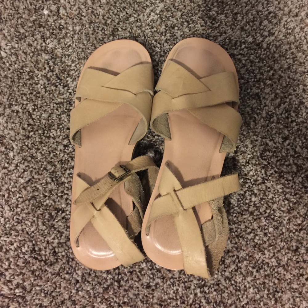 KORK-EASE light tan wedges
