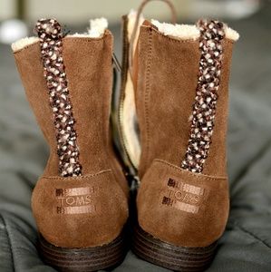 Toms Size 12 Lace-Up Brown Booties