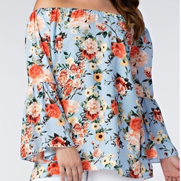 "Garden of Love" plus size top! - Picture 2 of 2