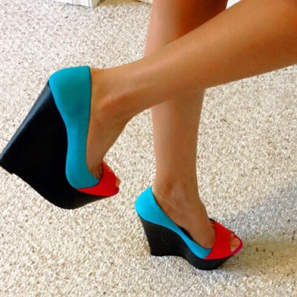 Jessica Simpson platform pumps. Size 7
