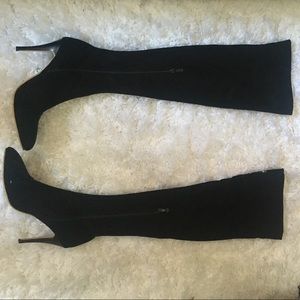 Red Size 11 Thigh high heels ( Suede material )