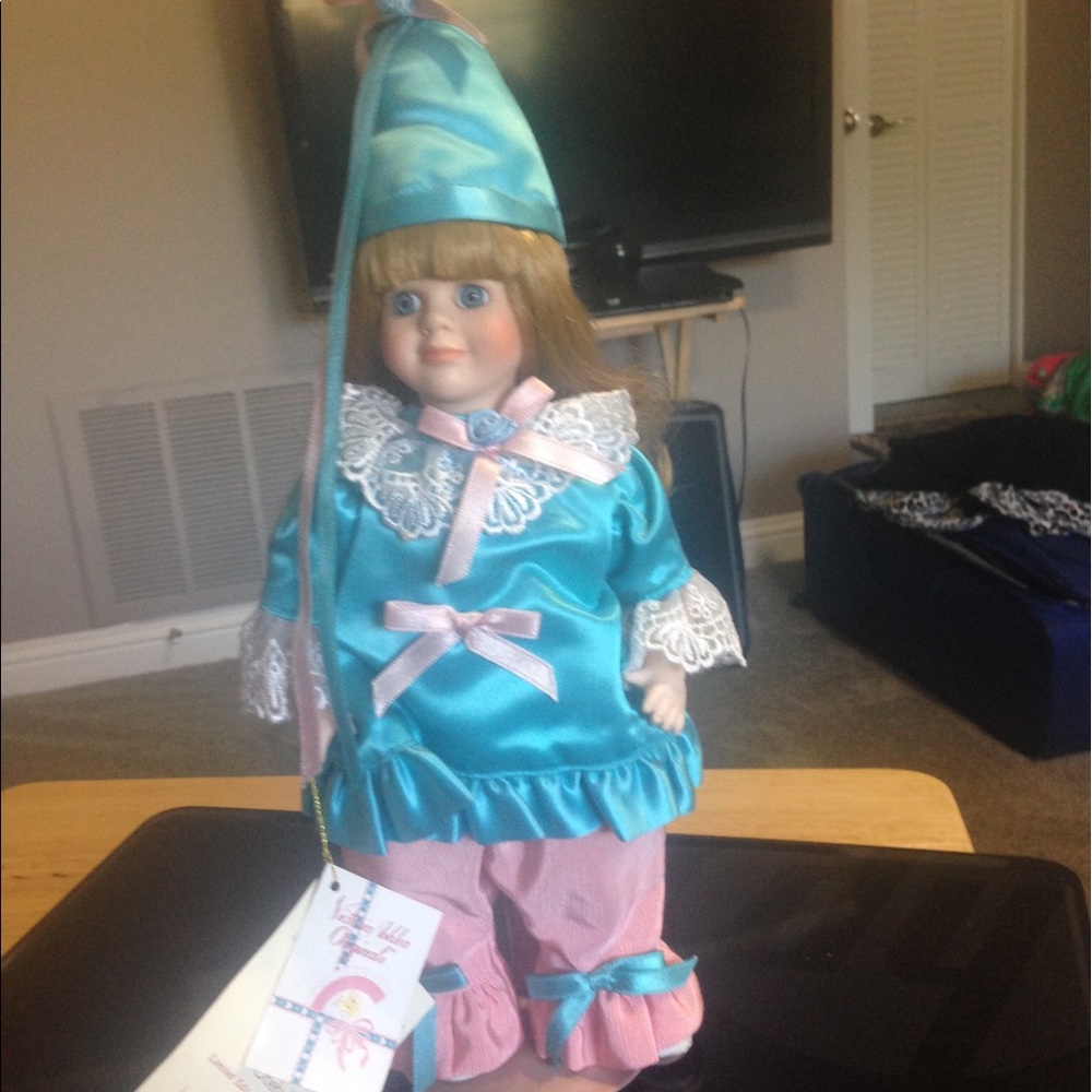 Victoria Ashley Originals Beautiful Doll - Picture 3 of 8