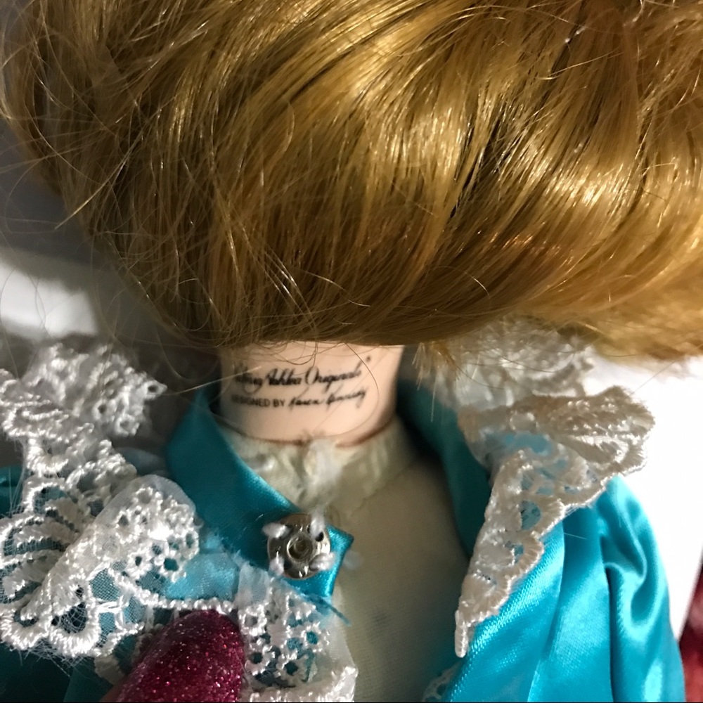 Victoria Ashley Originals Beautiful Doll - Picture 5 of 8