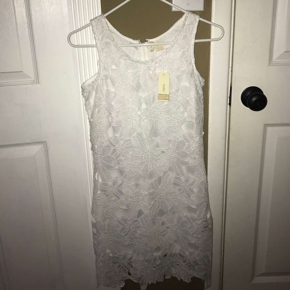 New lace dress
