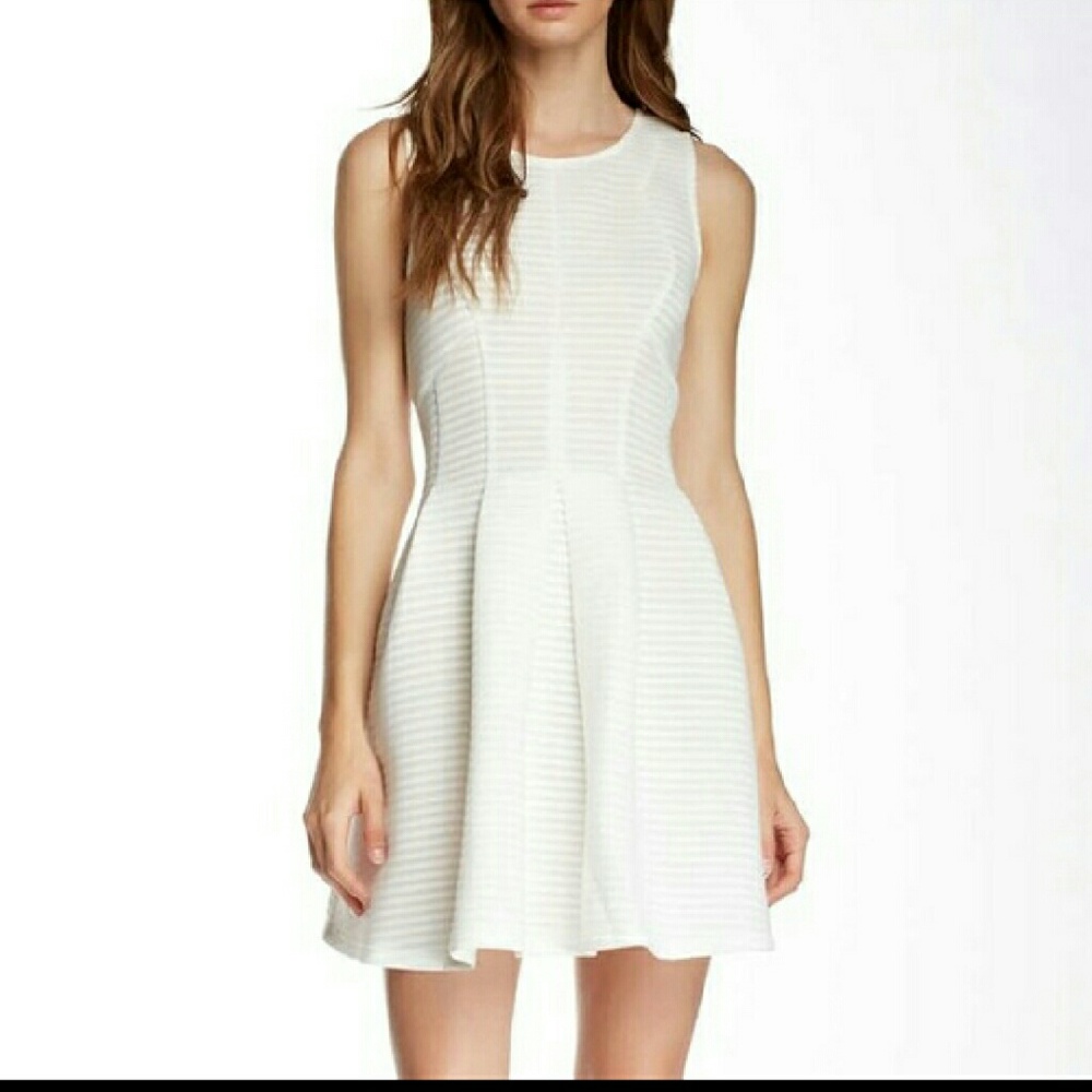 Romeo & Juliet Couture size M NWT