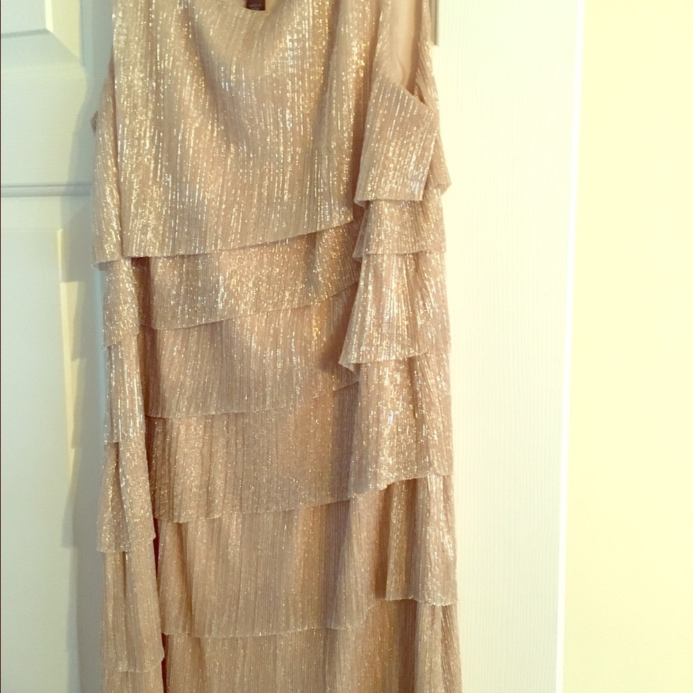 Gold dress anyone
