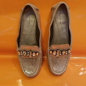 Lady's shoes,  Tahari