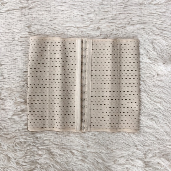 🔱Nude Adjustable Waist Shaper With Steel Boning⚜ - Picture 5 of 7