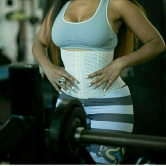 🔱Nude Adjustable Waist Shaper With Steel Boning⚜ - Picture 3 of 7